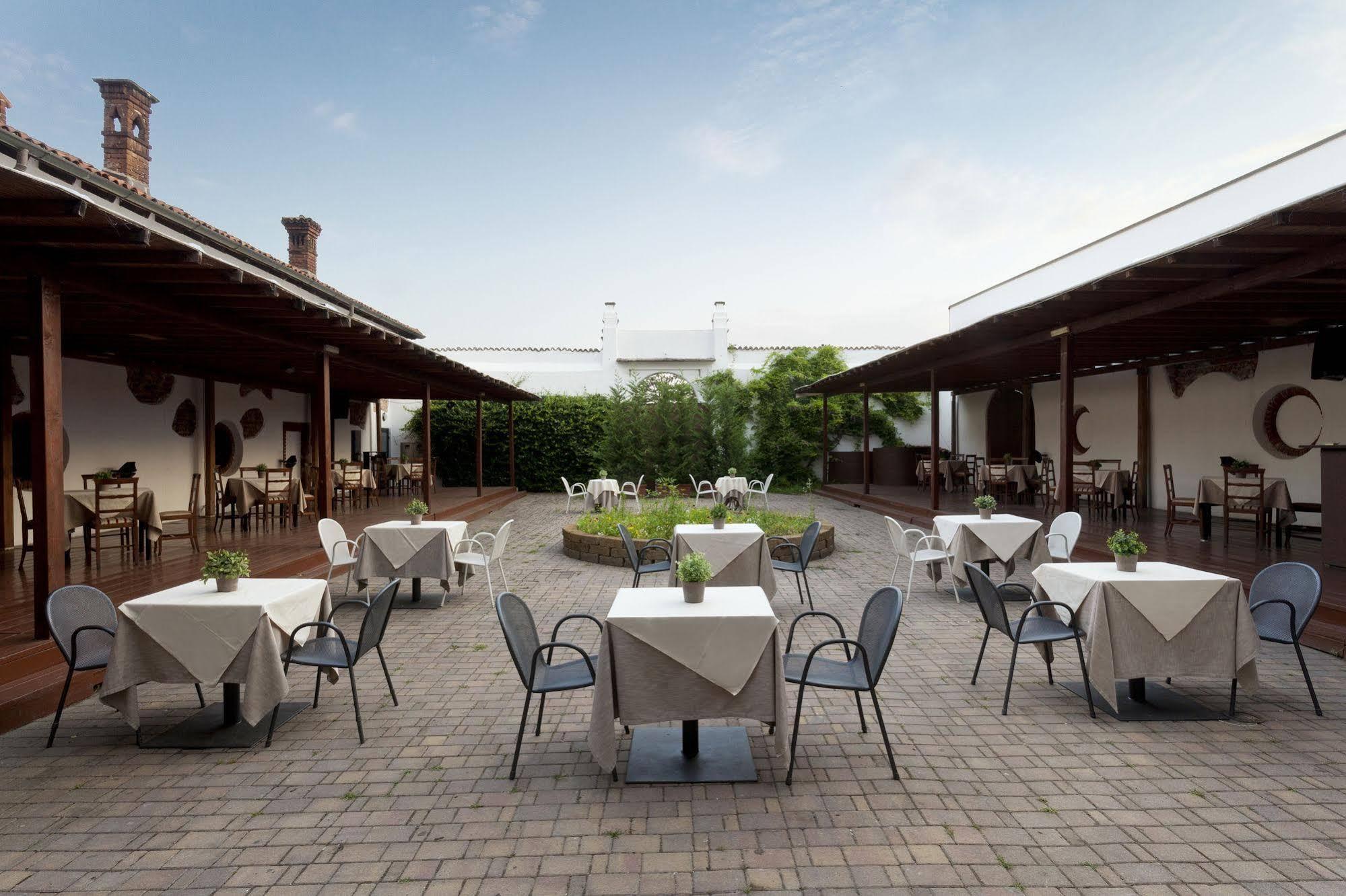 Excel Hotel Naviglio - Ca'Bianca Milán Exteriér fotografie