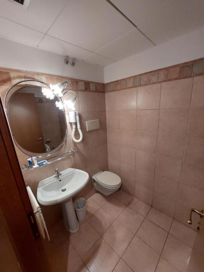 Excel Hotel Naviglio - Ca'Bianca Milán Exteriér fotografie