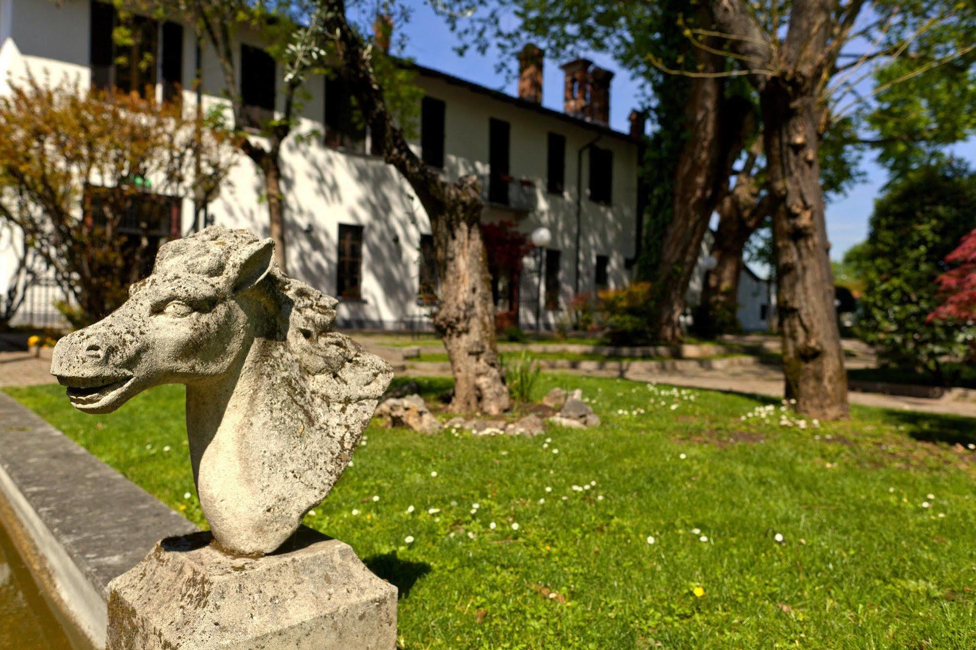 Excel Hotel Naviglio - Ca'Bianca Milán Exteriér fotografie